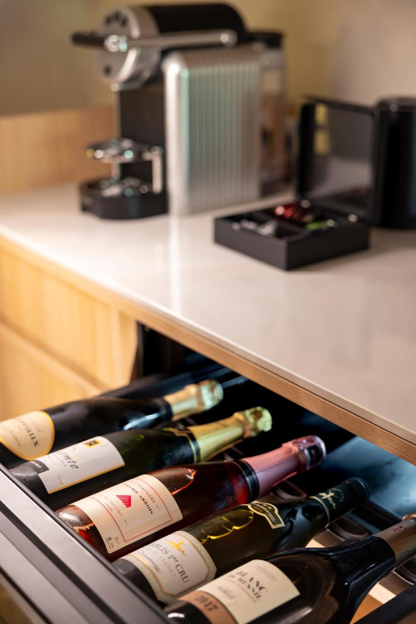 Hostellerie Briqueterie & Spa Champagne Vinay  Exterior photo Wine drawer